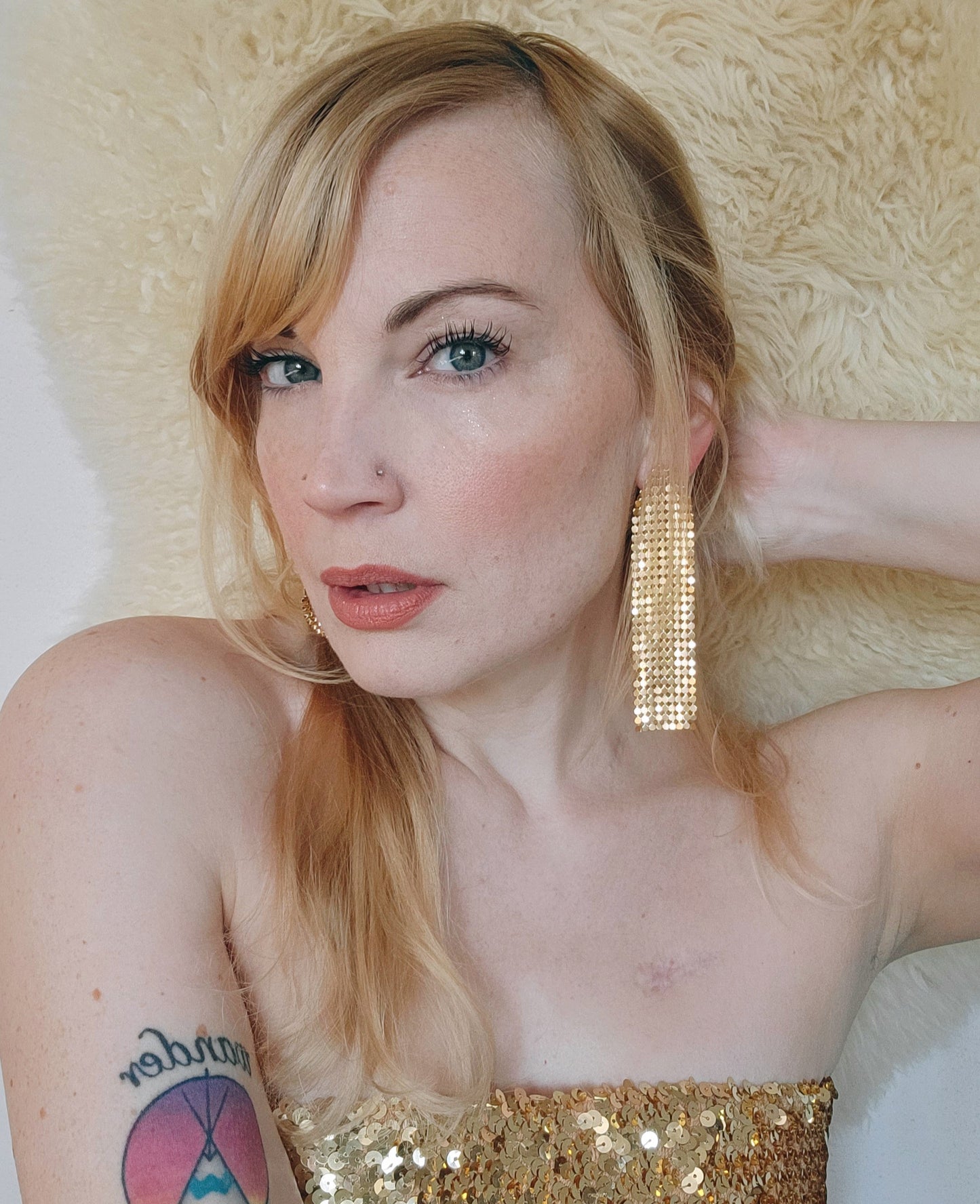 Medium Shimmer Earrings in Gold