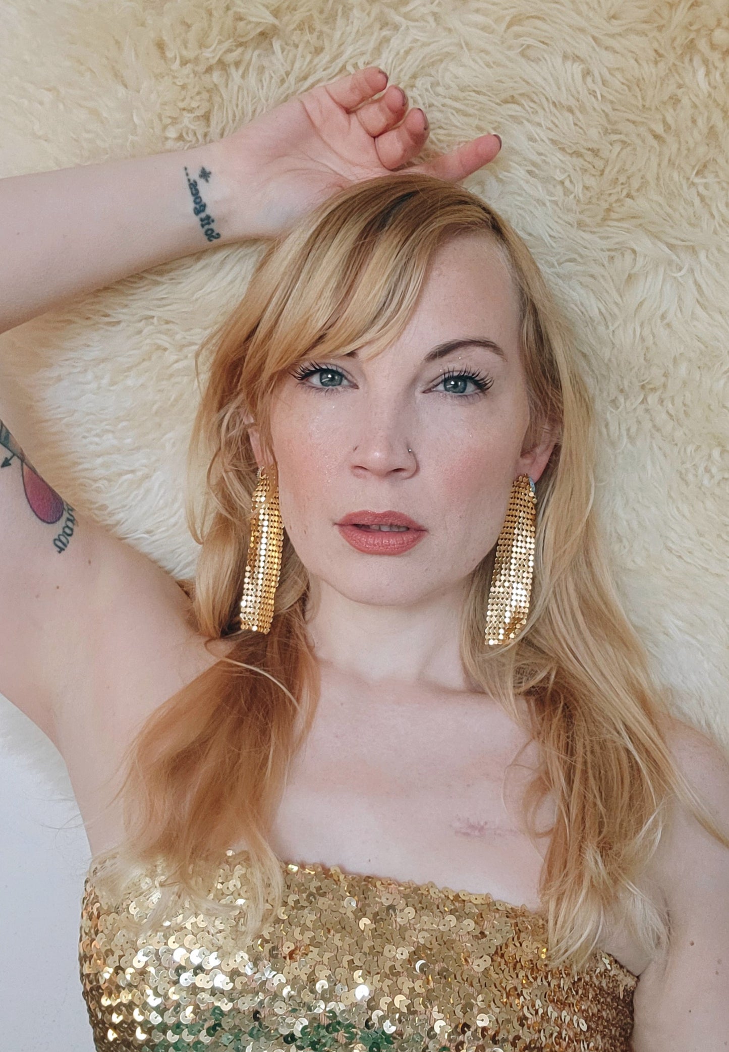 Medium Shimmer Earrings in Gold